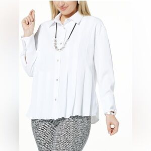 NWT 2X WYNNE LAYERS Perfectly pleated white crepe woman slimming shaping blouse